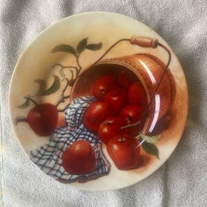 Decorative Plate with Apple Design